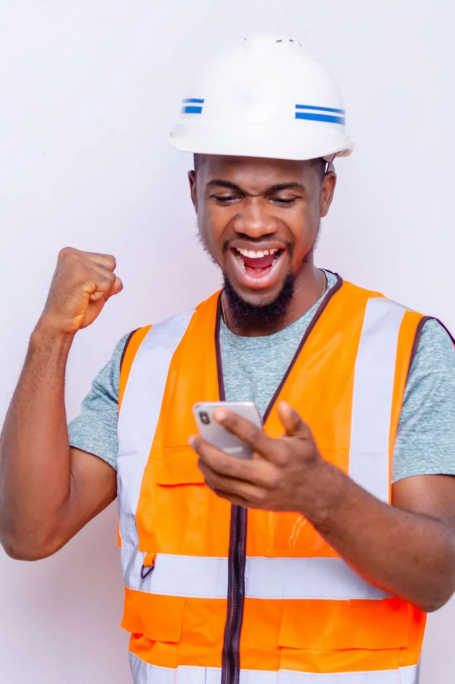 A professional remodeling contractor gets happy with the high-intent lead LeadGulls contractor marketing services team generated for him.