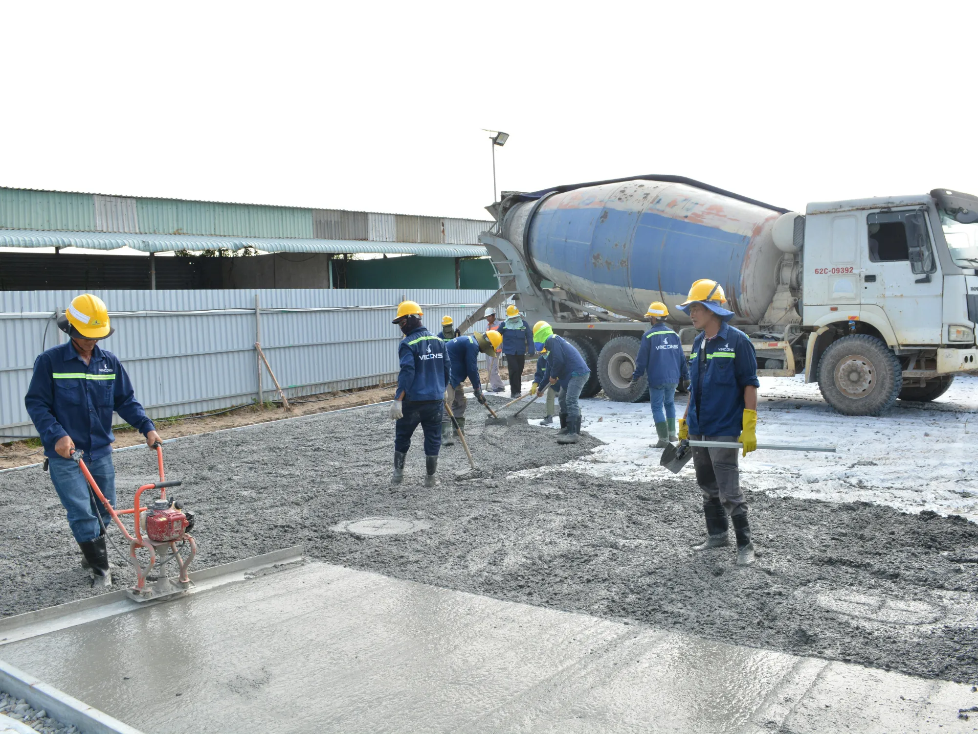 Concrete contractor lead generation campaign visuals